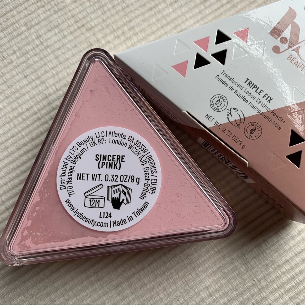 LYS Beauty TRIPLE FIX TRANSLUCENT LOOSE SETTING POWDER - Picture 9 of 12